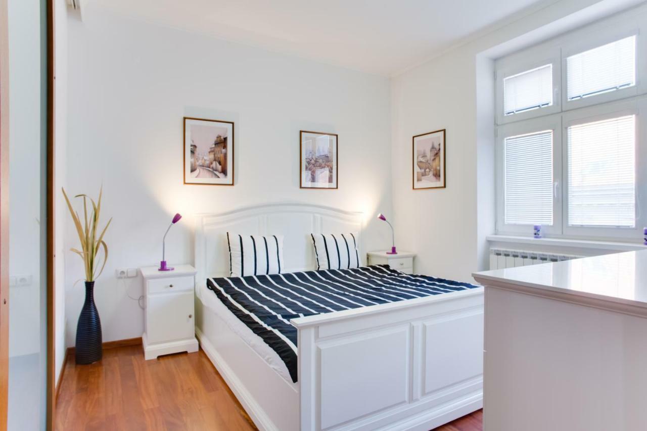 Royal Near River - Nek4th Apartament Praga